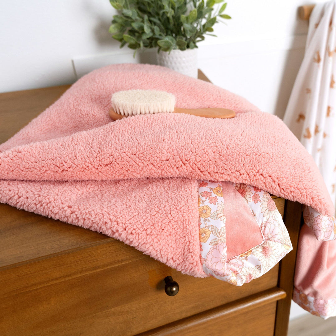 Baby & Toddlergirls Retro Floral Plush Blanket