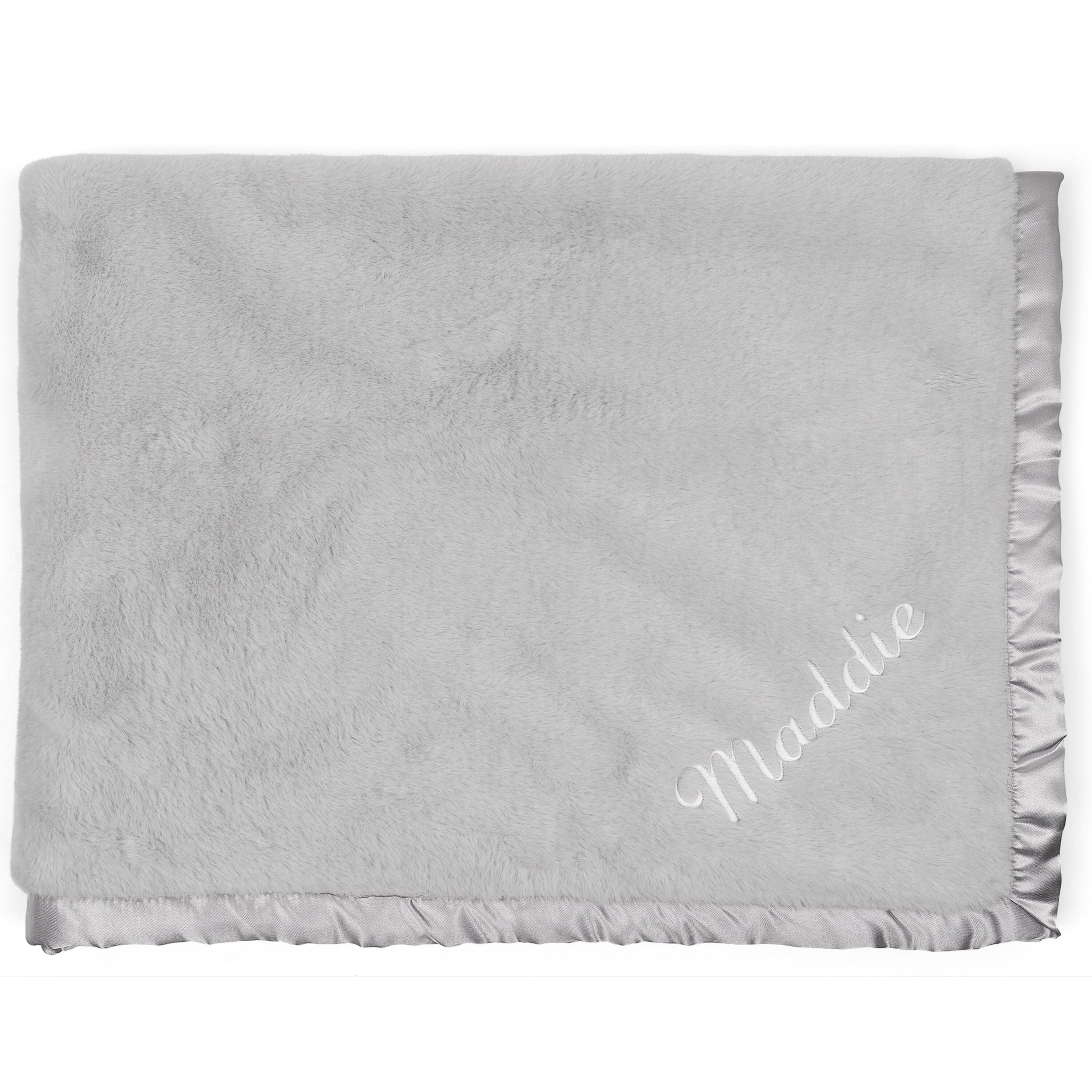 Monogrammed little giraffe online blanket